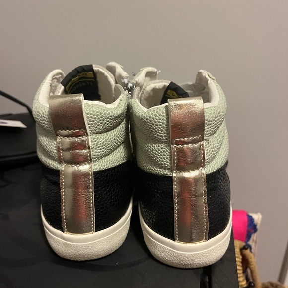 Vintage Havana White and Black Star High-Top Sneakers - Picture 3 of 6